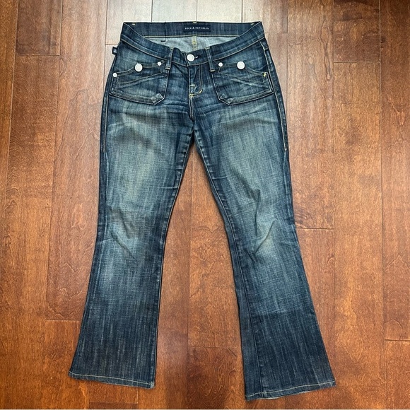 Rock & Republic Women’s Low Rise Jeans with a Bit of Flare, Y2K Style, Size 26 - Picture 1 of 16